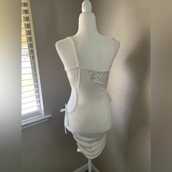 “Forever 21” white cut-out drawstring dress - Picture 2 of 5